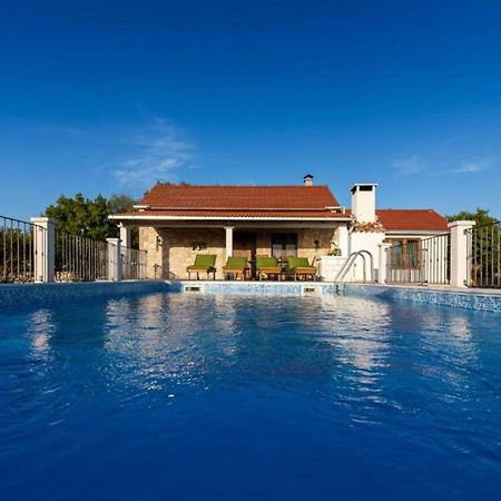 Villa Menalo เนอุม ภายนอก รูปภาพ