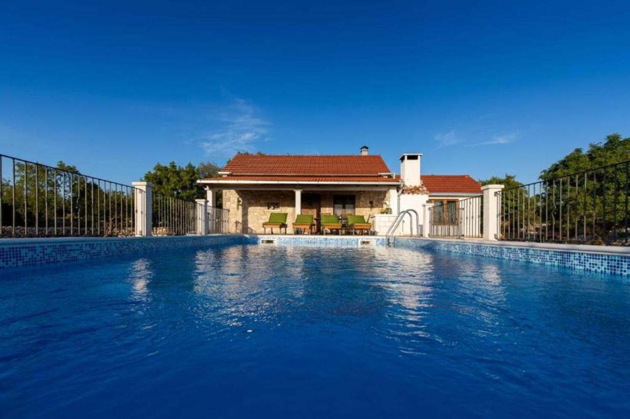 Villa Menalo เนอุม ภายนอก รูปภาพ