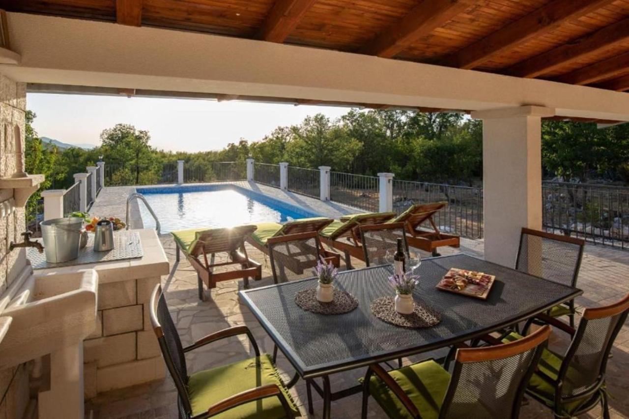 Villa Menalo เนอุม ภายนอก รูปภาพ